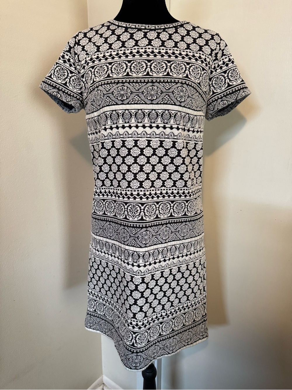 LOFT Black and White Patterned Short Sleeve Dress